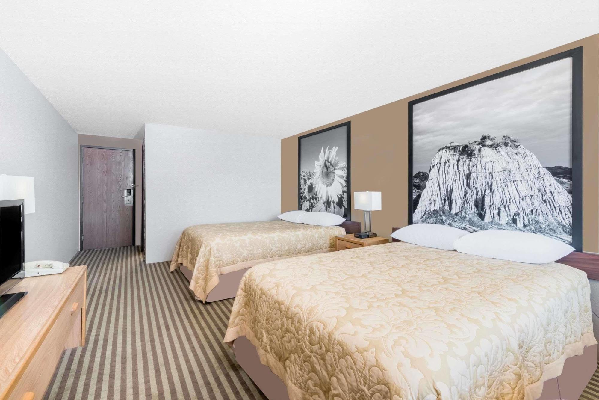 Super 8 By Wyndham Bowman Hotel Ngoại thất bức ảnh